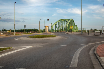 Obraz premium Bridge between Slovakia and Hungary in Komarno.
