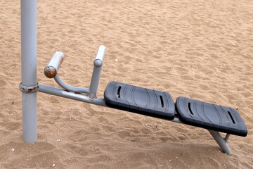 Device for playing sports in a city park on the Mediterranean coast