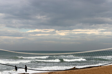 Device for playing sports in a city park on the Mediterranean coast