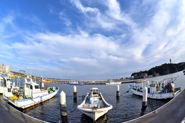 Fototapeta premium 片瀬漁港から見る江の島