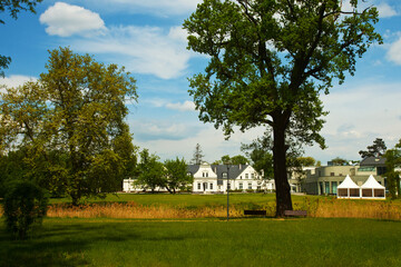 Pałac w przepięknym, zielonym parku, Turzno, Polska. Palace in the park in Turzno, Poland