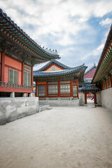 Obraz premium the side doors and walls of Gyeongbokgung Palace