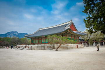 Obraz premium Gyeongbokgung palace landmark of Seoul, South Korea.