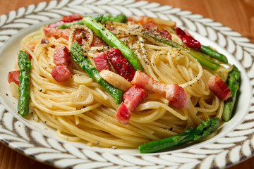 アスパラとベーコンのペペロンチーノ