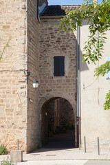 Fototapeta premium Vieille porte d'entrée du village de Vinezac en Ardèche