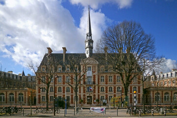 The Lycée Pasteur in Neuilly-sur-Seine