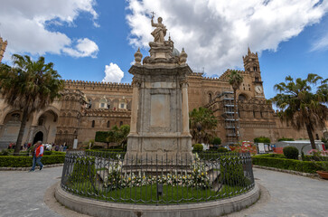 Naklejka premium PALERMO, ITALY, 15, JUNE, 2023 - Santa Rosalia monument, patron saint of Palermo near Palermo cathedral, Sicily italy