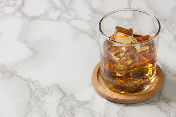 角氷のウィスキーオンザロック