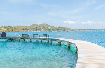 Ponton en bois de la plage des boucaniers à la Pointe Marin à Sainte Anne, Martinique, Antilles Françaises.	