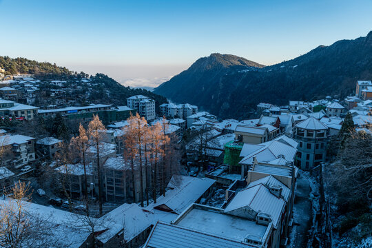 Early morning light over rooftops, Mount Lu (Lushan), UNESCO World Heritage Site, Jiujiang, Jiangxi, China