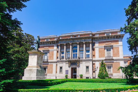 Puerta de Murillo, side entrance facade of The Prado Museum, with statue of artist Bartolome Esteban Murillo, Madrid, Spain