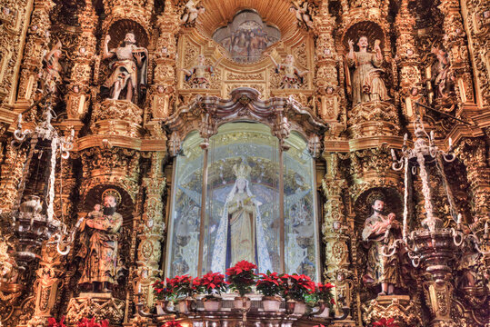 Statue of the Virgin of Ocotlan, polychrome Figures, Apse, Interior, Basilica of Our Lady of Ocotlan, Tlaxcala City, Tlaxcal State