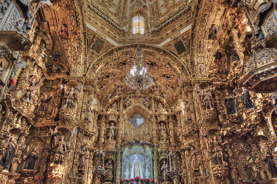 Statue of the Virgin of Ocotlan, polychrome Figures, Apse, Interior, Basilica of Our Lady of Ocotlan, Tlaxcala City, Tlaxcal State