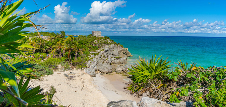 View of Mayan Temple ruins overlooking the sea, Tulum, Quintana Roo, Caribbean Coast, Yucatan Peninsula, Riviera Maya