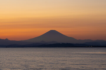 Fototapeta premium 夕焼けの富士山