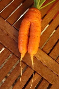 Naklejki a double carrot that looks like a human
