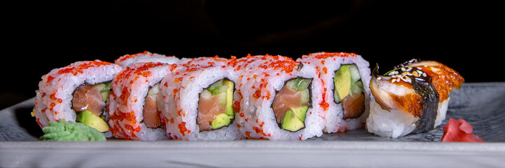  set with Philadelphia, California and tartare rolls