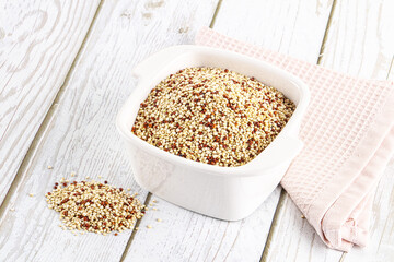 Raw dry quinoa cereal grain