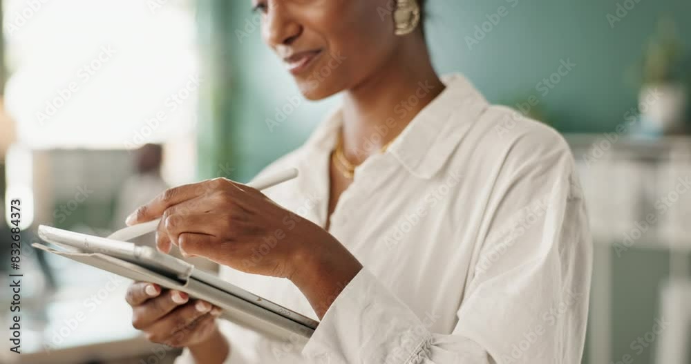 Aufkleber pen, tablet and business woman in office for website, research and online project in meeting. profes