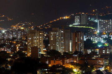 Obraz premium Medellin, Antioquia, Colombia : Panoramic view (cityscape) of Medellin, Medellín, by night, Antioquia, Colombia.