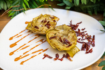 Alcachofas al horno con jamon iberico