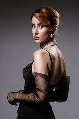 bare shoulders woman