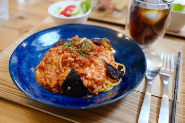 トマトソースのパスタ