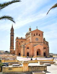 Obraz premium una iglesia barroca en la isla de Malta
