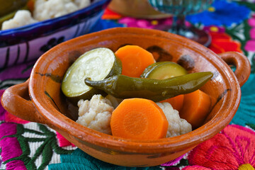 メキシコの野菜のエスカベーチェ 
Escabeche,Mexican Pickled Vegetables（Verduras en escabeche,Escabeche de verduras)


