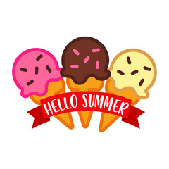 Logo ice cream. Grupo de bola de helado en cono de waffle sabores fresa, chocolate y vainilla con texto manuscrito Hello Summer en bandera de cinta © teracreonte