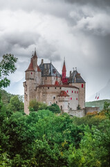 Obraz premium Le château de Menthon Saint Bernard