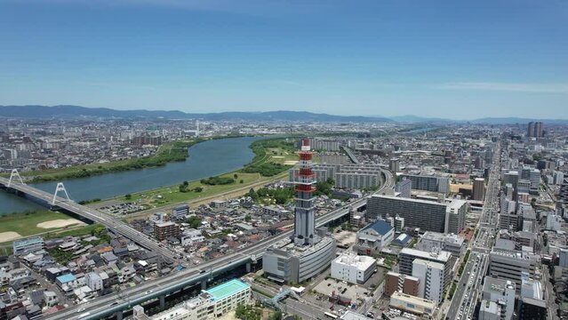 淀川を望む大阪府守口市、旭区、東淀川区周辺の空撮映像