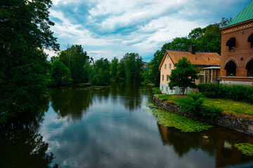 Obraz premium Scenic view of a river in the city