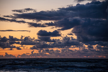 Zachód słońca nad polskim morzem