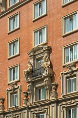 Madrid Building, Windows
