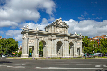 Obraz premium Madrid, Spanish Puerta, Arches, Gateway