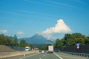 transit route travel through Austria to Italy