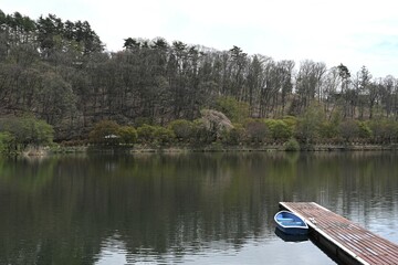 春の蓼科湖，長野県
