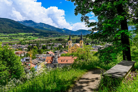 Bruneck, Brunico, Pfarrkirche, Kirche, Oberstadt, Altstadt, Schloss, Schlossweg, Pfarrplatz, Aussicht, Pustertal, Raingasse, Dolomitenregion, Dolomiten, Kronplatz, Fr&uuml;hling, Sommer, S&uuml;dtirol, Italien