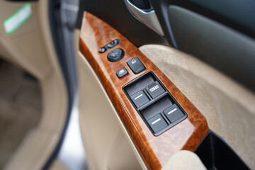 パワーウィンドウのスイッチ