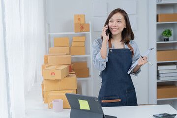 SME entrepreneur Small business entrepreneurs Online selling ideas, Happy  Asian business owner...