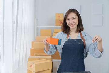 SME entrepreneur Small business entrepreneurs Online selling ideas, Happy  Asian business owner...
