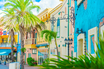 アメリカンビレッジ 沖縄観光 リゾート 旅行 南国 沖縄の風景 コピースペース ヤシの木