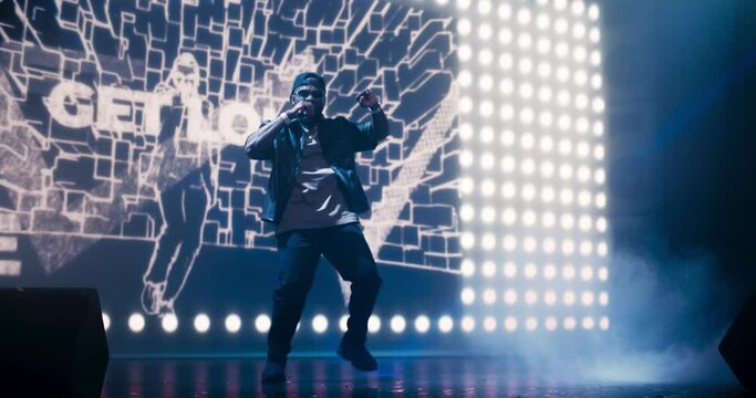 Artist Electrifies the Stage with His MCing, Captivating a Sold-Out Audience With His Dynamic Performance. Stunning Visual Effects on Screen Creating an Unforgettable Night for Loyal Fans