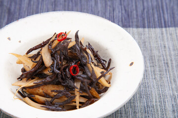 ヒジキと牛蒡のキンピラ