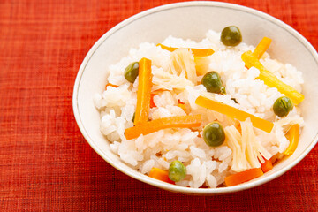 ホタテとニンジンの炊き込みご飯