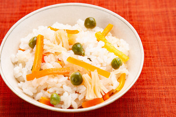 ホタテとニンジンの炊き込みご飯