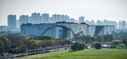 Naklejka premium Urban Development and Architecture Contrast