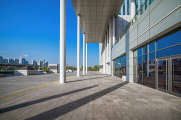 Spacious Urban Plaza with Modern Architectural Design