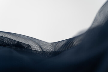 濃い青のチュール生地